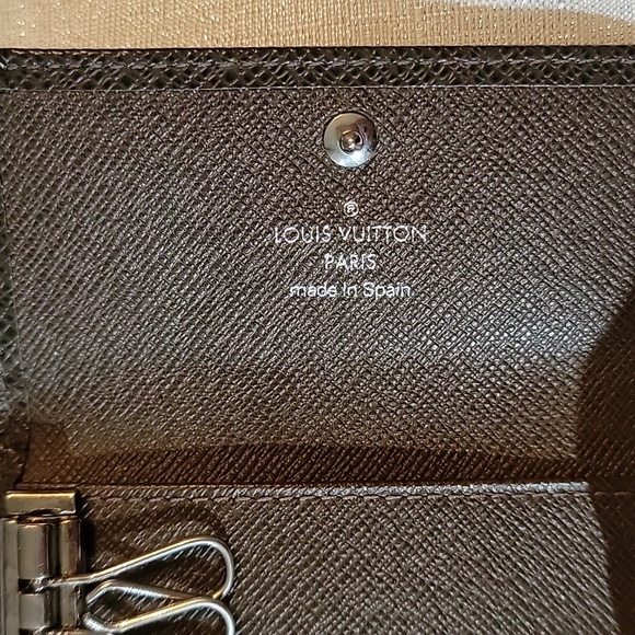 Louis Vuitton Taiga Key Case Pouch Authentic - Picture 6 of 15